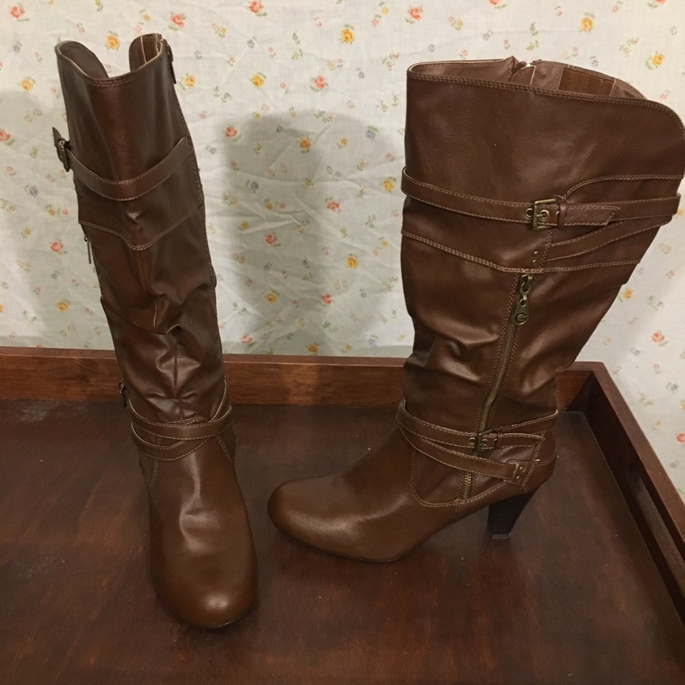 Brown wide calf boots G by Guess sz 11, brand new